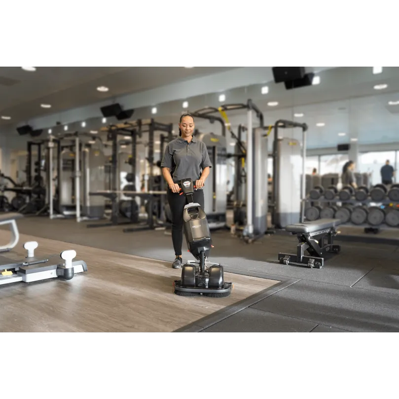 18._440nx_920535_gym_lifestyle_2.webp